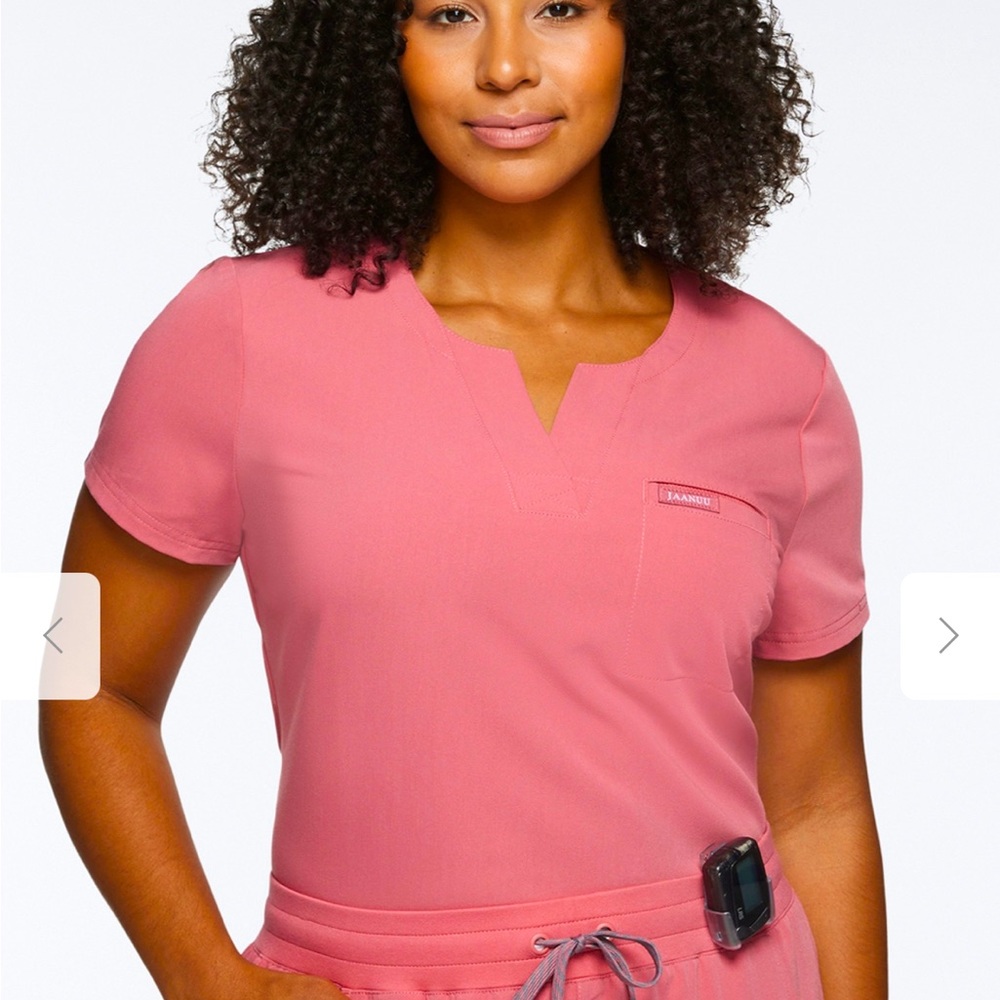 Women's 1-Pocket Tuck-In Scrub Top Small